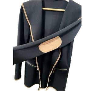 Sz.M-Lightweight Hooded Black textured Jacket with Tan Trim and elbow patch